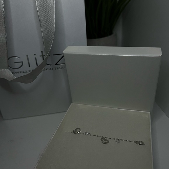 Diamond and heart bracelet - Picture 2 of 7